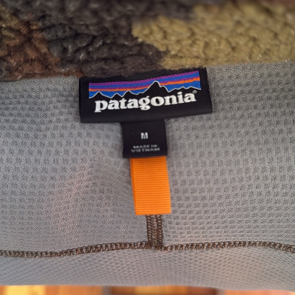 Patagonia Camo _ Glamo Pile Sherpa Vest Medium STY23048FA18 - Picture 4 of 4